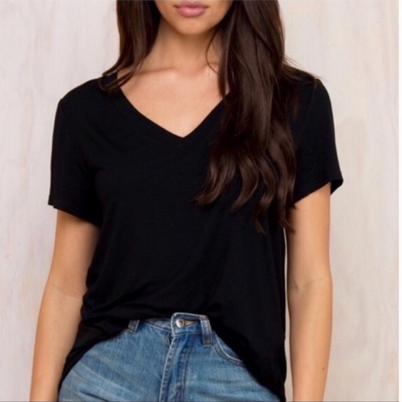 Anthropologie cloth & stone basic rayon v-neck in black. Size S - Picture 2 of 5